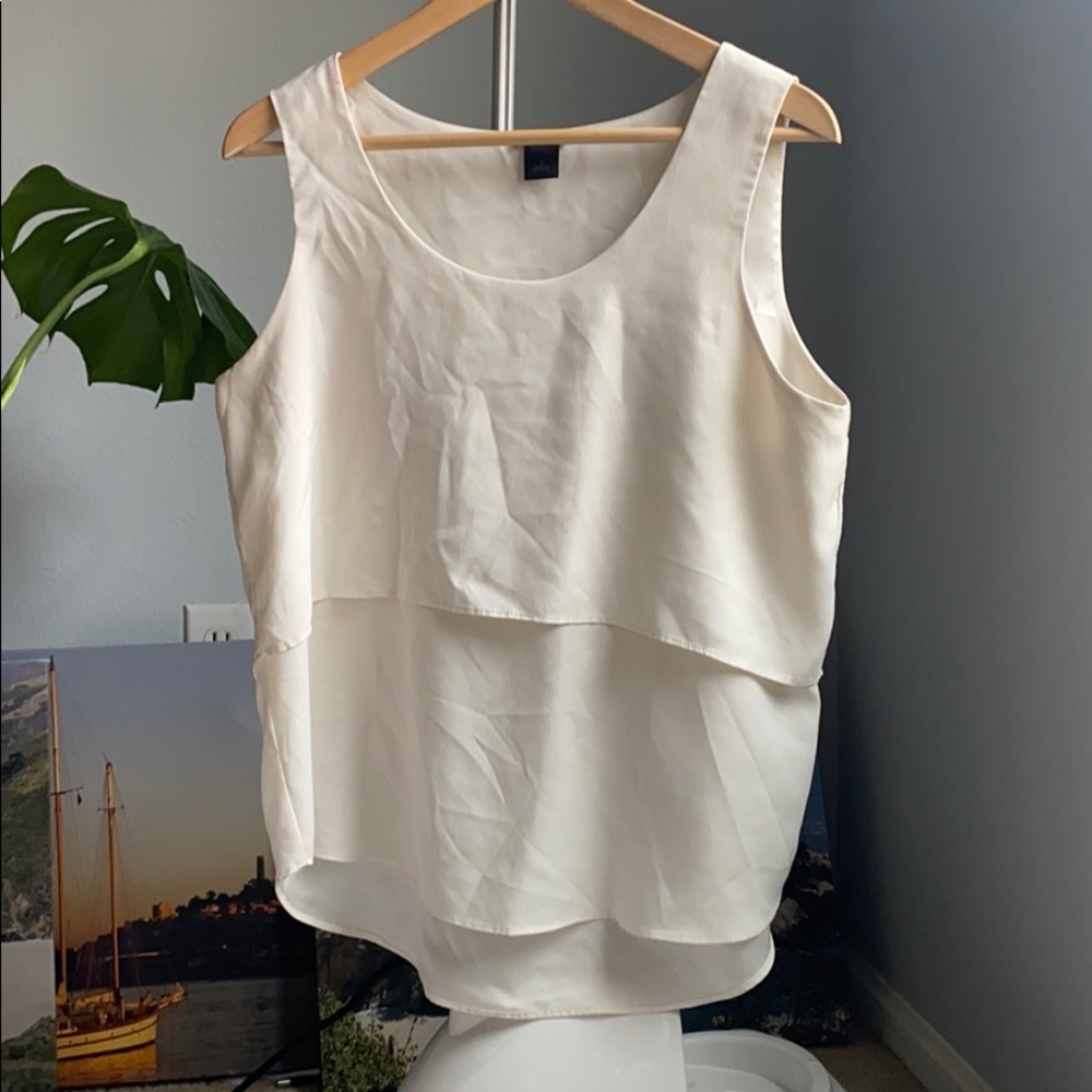 📣BIG CLOSET CLEARANCE 🎉 Ann Taylor top